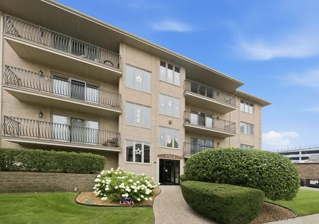 Photo 1 of Condo for sale at 9514 S Kilbourn Ave #1D, Oak Lawn, IL 60453 | MLS# 12644801 | Listing updated on 2026-09-04