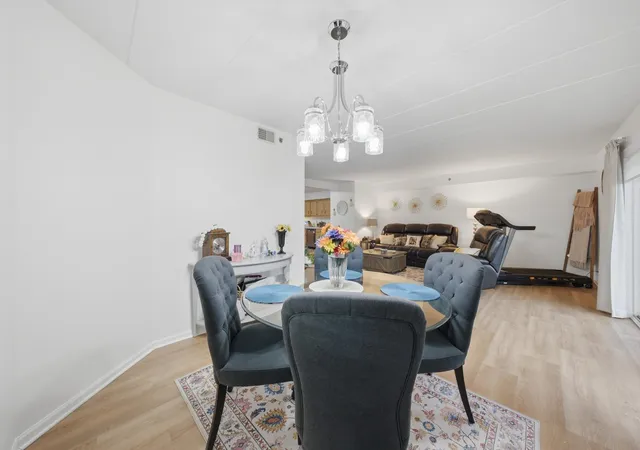 Listing Photo 5 - Condo for sale in building located at 9514 S Kilbourn Ave, Oak Lawn, IL 60453 - Unit #1D
