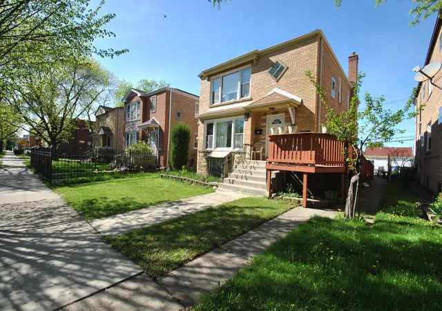 2nd image of 4916 W Montrose Ave, Chicago, IL 60641 | MLS# 12647973