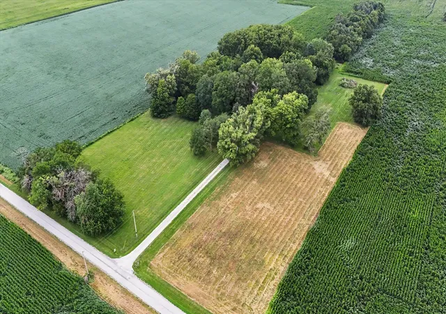 Photo 3 of Sale Pending at 268 County Rd 700 N, Sadorus, IL 61872 | MLS# 12649546 | Listing updated on 2026-08-25