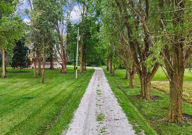 Photo 4 of Sale Pending at 268 County Rd 700 N, Sadorus, IL 61872 | MLS# 12649546 | Listing updated on 2026-08-25