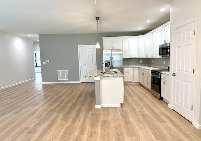 Photo 3 of Sale Pending at 1108 Midway Ct, Marion, IL 62959 | MLS# 12651473 | Listing updated on 2026-10-07