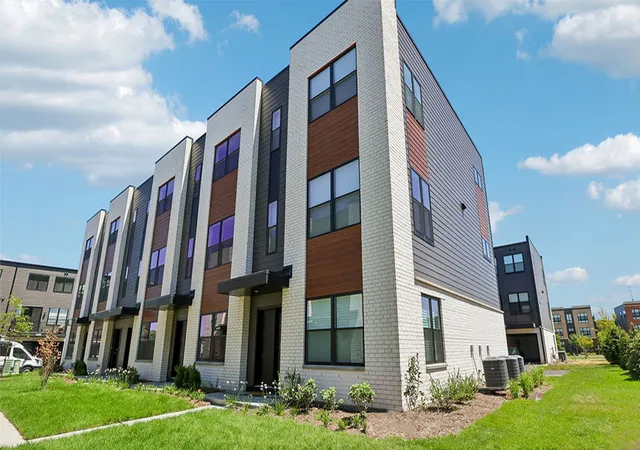 2nd image of 2229 Waters Edge Dr, Schaumburg, IL 60173 | MLS# 12652267