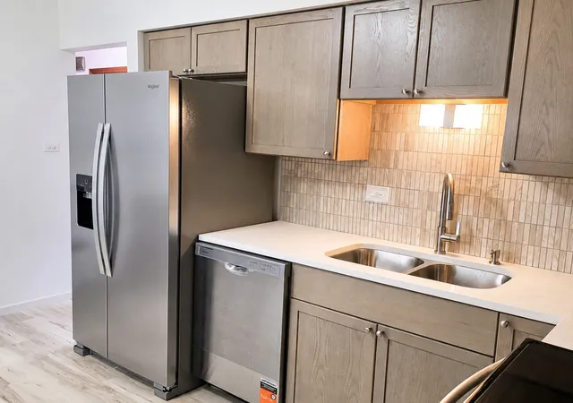 Photo 4 of Single family home for sale at 17807 Stonebridge Dr, Hazel Crest, IL 60429 | MLS# 12652967 | Listing updated on 2026-10-05