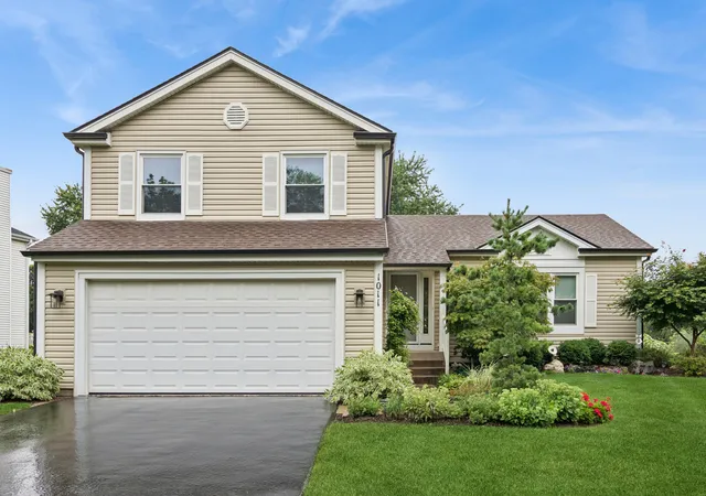 2nd image of 1011 Woodbridge Dr, Cary, IL 60013 | MLS# 12657457