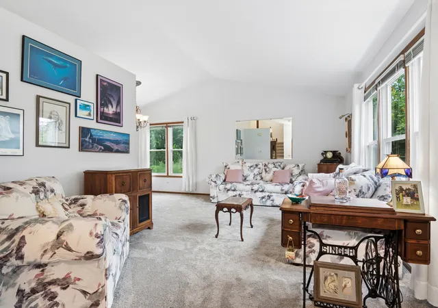 4th image of 1011 Woodbridge Dr, Cary, IL 60013 | MLS# 12657457