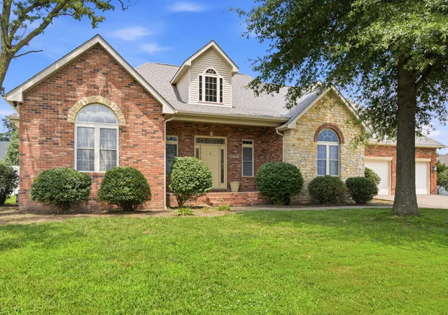 Photo 1 of Single family home for sale at 1104 Daybreak Dr, Marion, IL 62959 | MLS# 12659202 | Listing updated on 2026-08-19