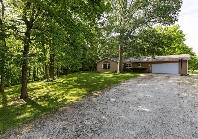Photo 2 of Single family home for sale at 101 N Park Ave, Geneseo, IL 61254 | MLS# 12660751 | Listing updated on 2026-08-21