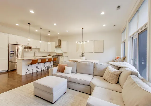 2nd image of 4839 N Damen Ave #2S, Chicago, IL 60625 | MLS# 12661688