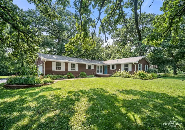 Photo 1 of Single family home for sale at 6n373 Oakwood Dr, St. Charles, IL 60175 | MLS# 12661834 | Listing updated on 2026-08-18