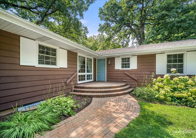 Photo 2 of Single family home for sale at 6n373 Oakwood Dr, St. Charles, IL 60175 | MLS# 12661834 | Listing updated on 2026-08-18