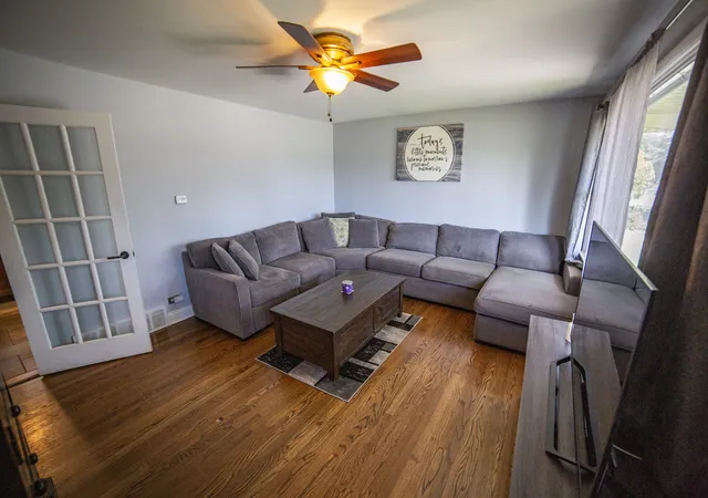 Photo 4 of Single family home for sale at 10435 Barnard Dr, Chicago Ridge, IL 60415 | MLS# 12663079 | Listing updated on 2026-09-08
