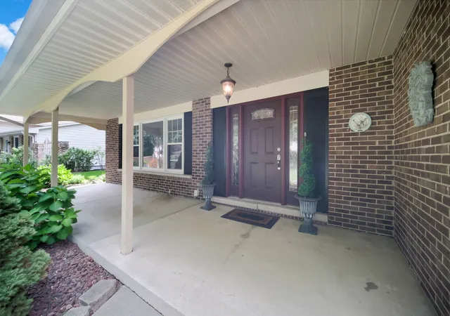 4th image of 24W645 Woodcrest Dr, Naperville, IL 60540 | MLS# 12663331