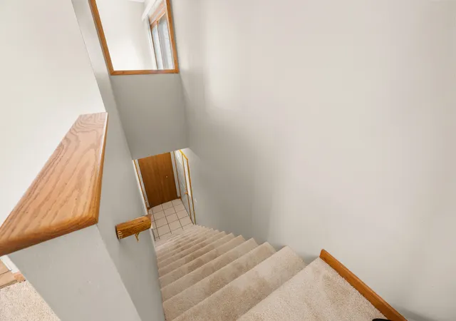 Listing Photo 5 - Condo for sale in building located at 1833 Kerrybrook Ct, Sycamore, IL 60178 - Unit #0