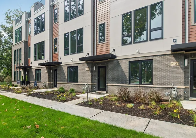 2nd image of 2132 Iron Ridge Ln, Naperville, IL 60563 | MLS# 12665700