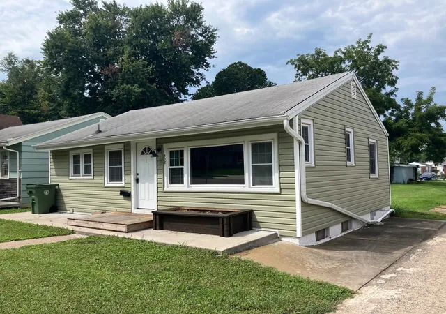 1st image of 808 S 18th, Quincy, IL 62301 | MLS# 12668637