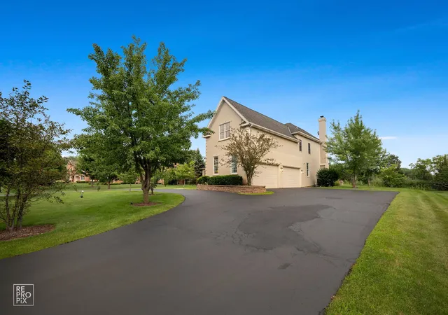 4th image of 23 Wood Oaks Dr, South Barrington, IL 60010 | MLS# 12668659