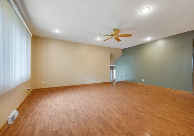 2nd image of 1381 Volkamer Trl, Elk Grove Village, IL 60007 | MLS# 12673024