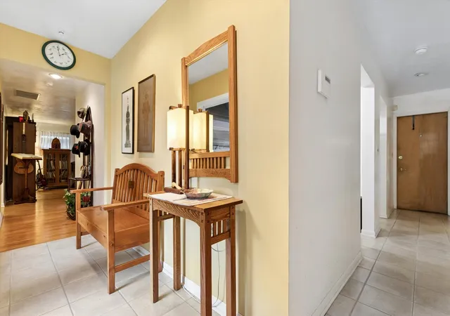 Photo 3 of Single family home for sale at 125 N Park Blvd, Glen Ellyn, IL 60137 | MLS# 12674508 | Listing updated on 2026-09-03