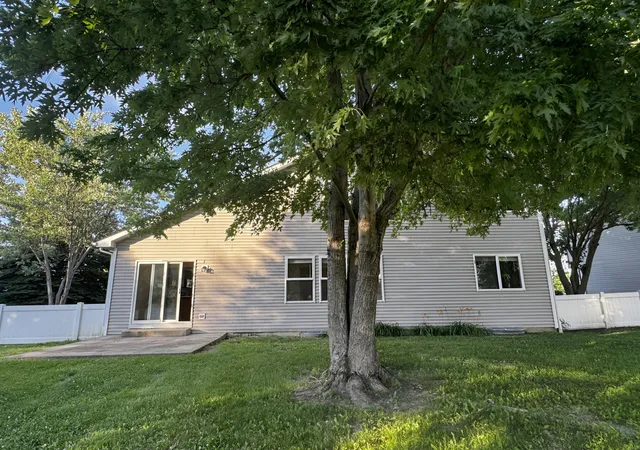 4th image of 2001 Gray Hawk Dr, Plainfield, IL 60586 | MLS# 12675255