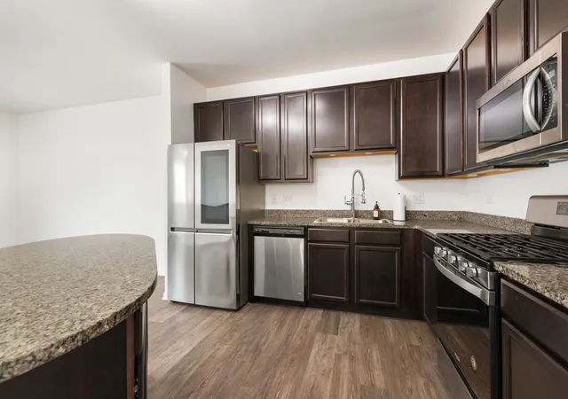 2nd image of 804 Four Seasons Blvd #804, Aurora, IL 60504 | MLS# 12675511