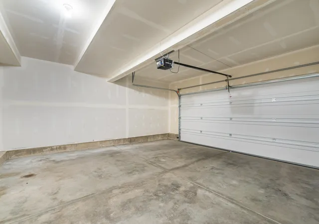 2nd image of 804 Four Seasons Blvd, Aurora, IL 60504