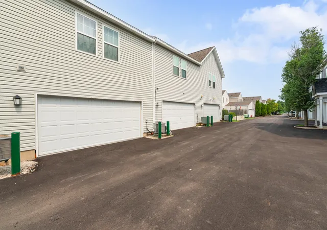 24th image of 804 Four Seasons Blvd #804, Aurora, IL 60504 | MLS# 12675511