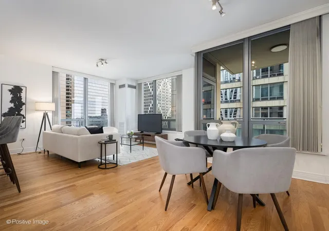 2nd image of 600 N Lake Shore Dr #1909, Chicago, IL 60611 | MLS# 12675648