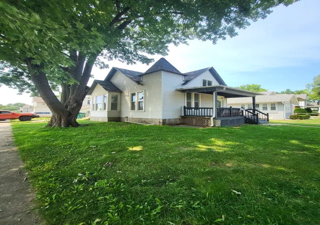 1st image of 902 Madison St, Streator, IL 61364 | MLS# 12677510