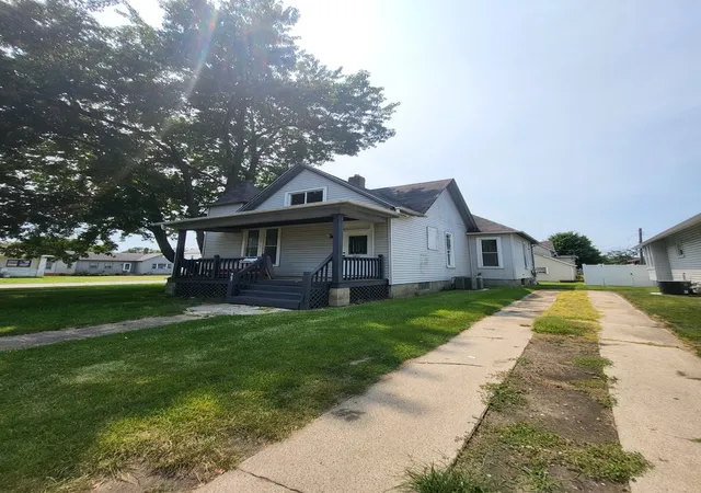 3rd image of 902 Madison St, Streator, IL 61364 | MLS# 12677510