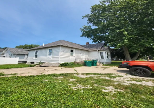 4th image of 902 Madison St, Streator, IL 61364 | MLS# 12677510