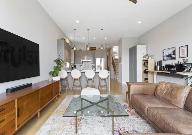 Listing Photo 4 - Condo for sale in building located at 1810 S Racine Ave, Chicago, IL 60608 - Unit #3