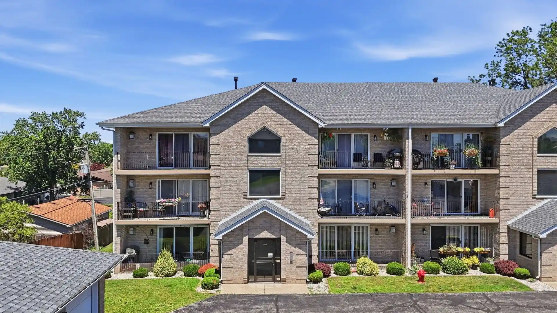 Listing Photo 2 - Condo for sale in 8836 Amelia Ct located at 8836 Amelia Ct, Justice, IL 60458 - Unit #1A