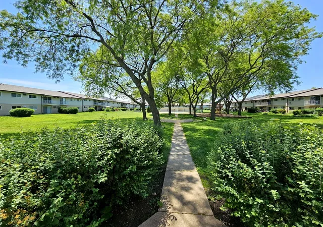 5th image of 870 E Old Willow Rd E #259, Prospect Heights, IL 60070 | MLS# 12681749