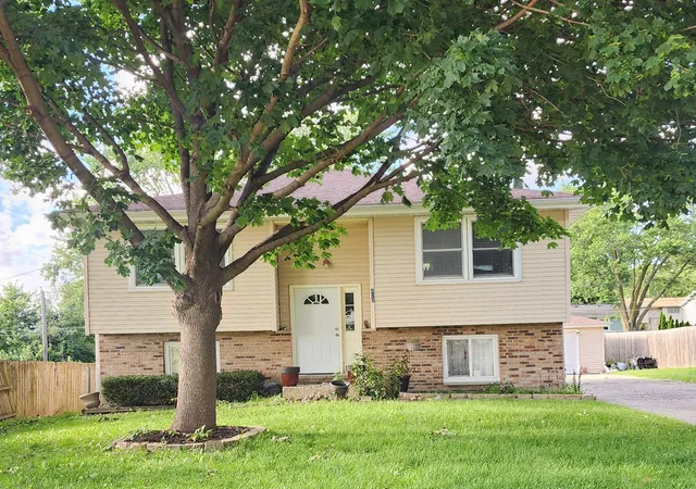 1st image of 420 Robinhood Dr, Aurora, IL 60505 | MLS# 12682495
