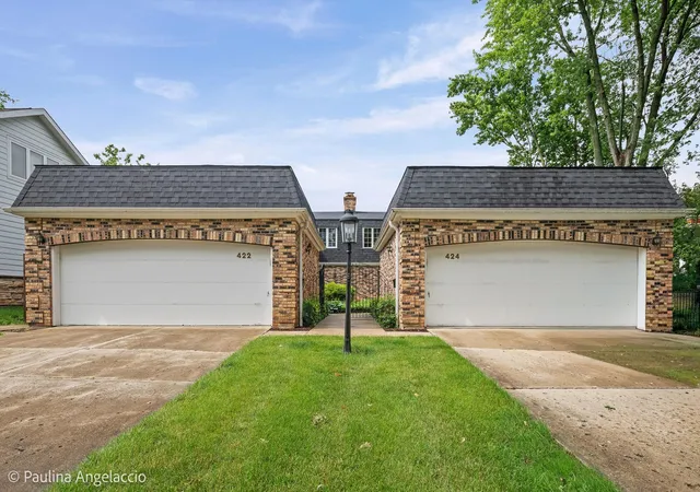 1st image of 422 E Russell St #422-424, Barrington, IL 60010 | MLS# 12682836