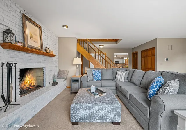 4th image of 422 E Russell St, Barrington, IL 60010