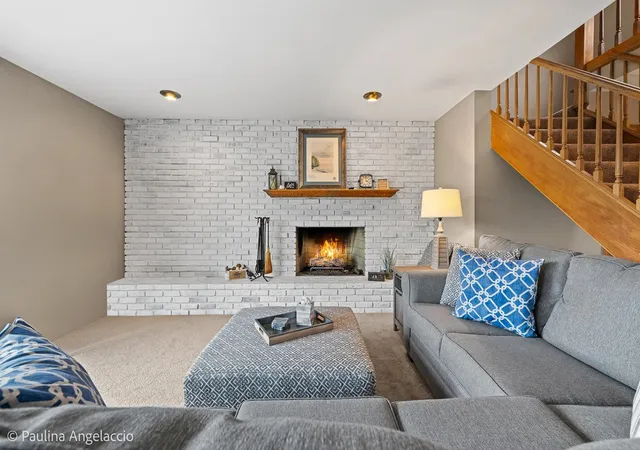 5th image of 422 E Russell St, Barrington, IL 60010