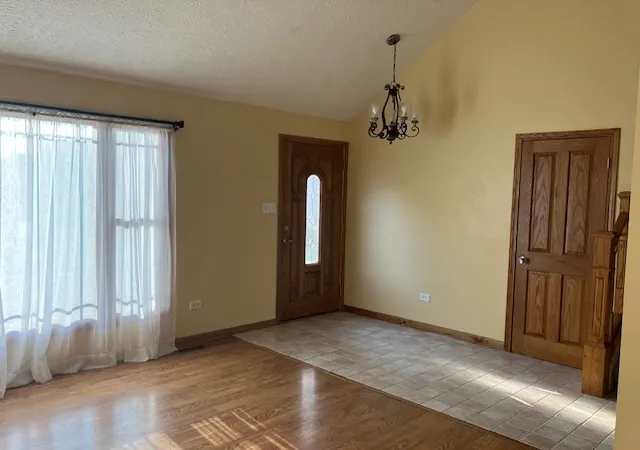 3rd image of 1606 Timberline Dr, Joliet, IL 60431 | MLS# 12683099