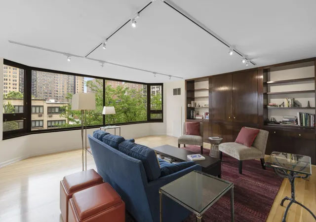 2nd image of 1410 N State Pkwy #7A, Chicago, IL 60610 | MLS# 12684428