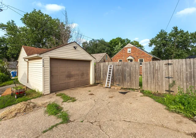 Photo 50 of Single family home for sale at 2512 N Howell St, Davenport, IA 50804 | MLS# 12685075 | Listing updated on 2026-10-21