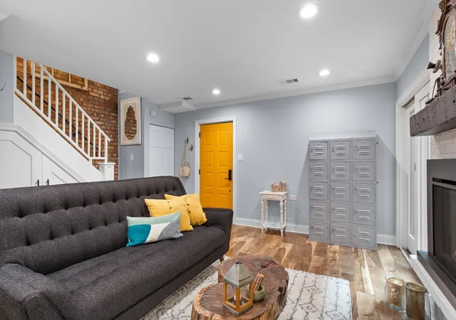 Photo 4 of Sale Pending at 1912 N Cleveland Ave #B, Chicago, IL 60614 | MLS# 12685749 | Listing updated on 2026-09-25