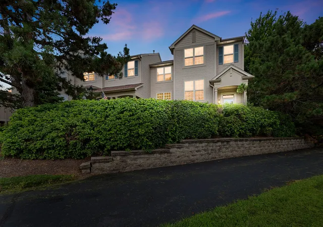 1st image of 896 Cherry Creek Dr, Grayslake, IL 60030 | MLS# 12686114