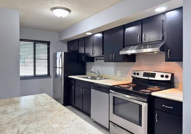 3rd image of 2157 Harbortown Cir, Champaign, IL 61821