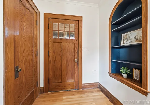Photo 2 of Single family home for sale at 609 S 5th Avenue, St. Charles, IL 60174 | MLS# 12687509 | Listing updated on 2026-08-28