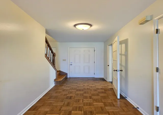 3rd image of 4129 Florence Way, Glenview, IL 60025 | MLS# 12688360