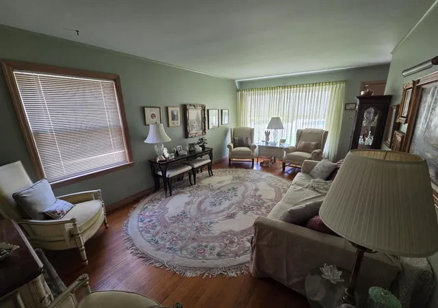 Photo 4 of Single family home for sale at 7416 W Winnemac Ave, Harwood Heights, IL 60706 | MLS# 12689757 | Listing updated on 2026-08-27