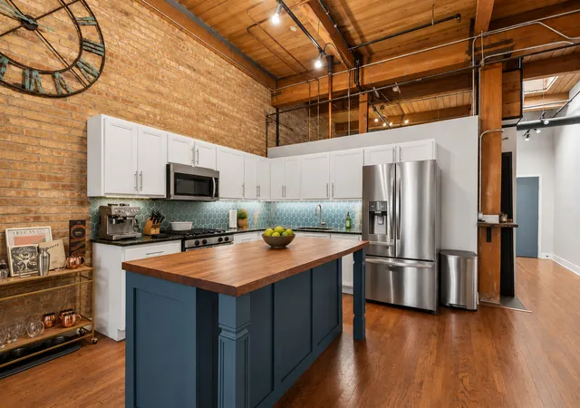 Photo 4 of Condo for sale at 420 W Ontario St #410, Chicago, IL 60654 | MLS# 12689805 | Listing updated on 2026-08-18