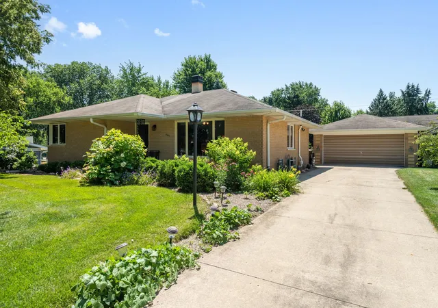 1st image of 4611 Orchard Ln, Crystal Lake, IL 60014 | MLS# 12690661