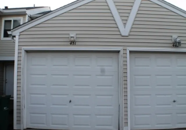Photo 2 of Townhouse for sale at 451 Meadowgreen Ln, Round Lake Beach, IL 60073 | MLS# 12690727 | Listing updated on 2026-08-25